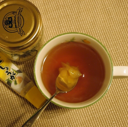 ゆずジャムの生姜紅茶(o^^o)