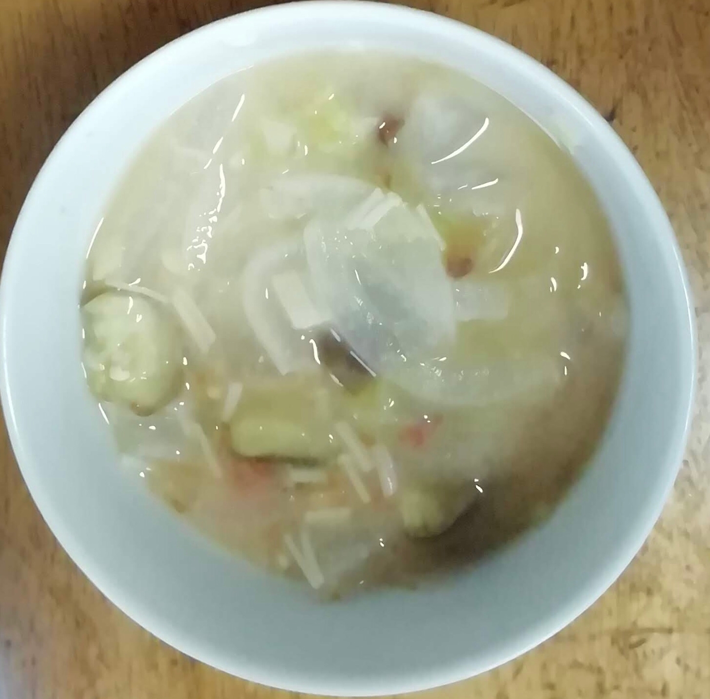 玉ねぎときゅうりの味噌汁