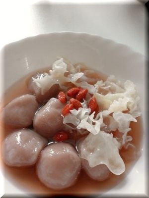 ピンクの白玉 赤ワイン風味 レシピ 作り方 By Rinrinママ 1653 楽天レシピ ピンクの白玉 赤ワイン風味 レシピ 作り方 By Rinrinママ 1653 楽天レシピ