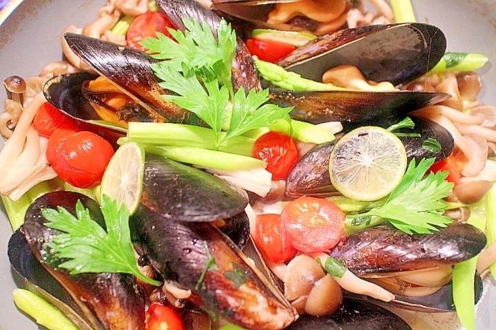 超簡単 牡蠣醤油で絶品 ムール貝のアクアパッツァ レシピ 作り方 By Seika A 楽天レシピ 超簡単 牡蠣醤油で絶品 ムール貝のアクアパッツァ レシピ 作り方 By Seika A 楽天レシピ