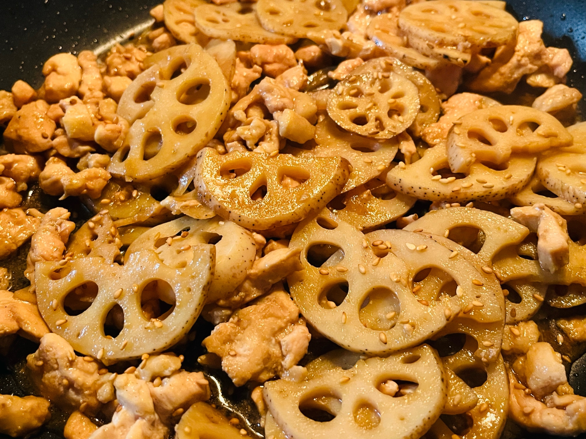 れんこんと鶏こま切れ肉のからし醤油炒め