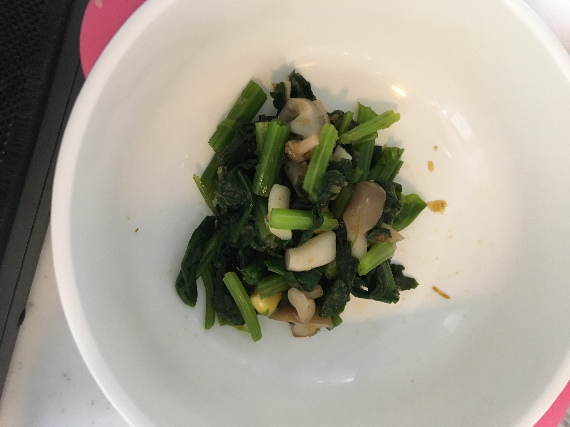 離乳食完了期 ほうれん草としめじとコーンの和え物 レシピ 作り方 By Xmickyx 楽天レシピ