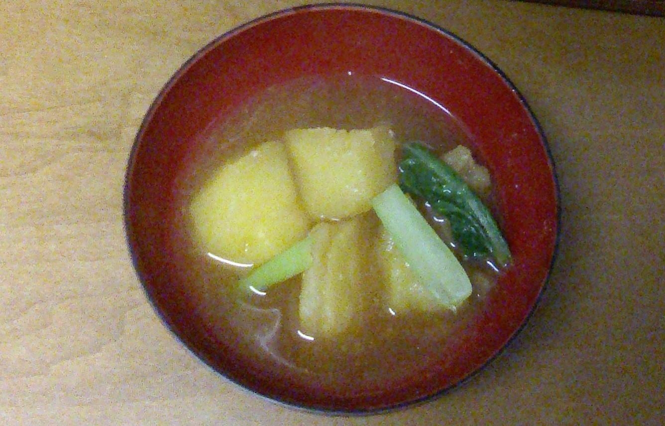 じゃがいもと小松菜味噌汁