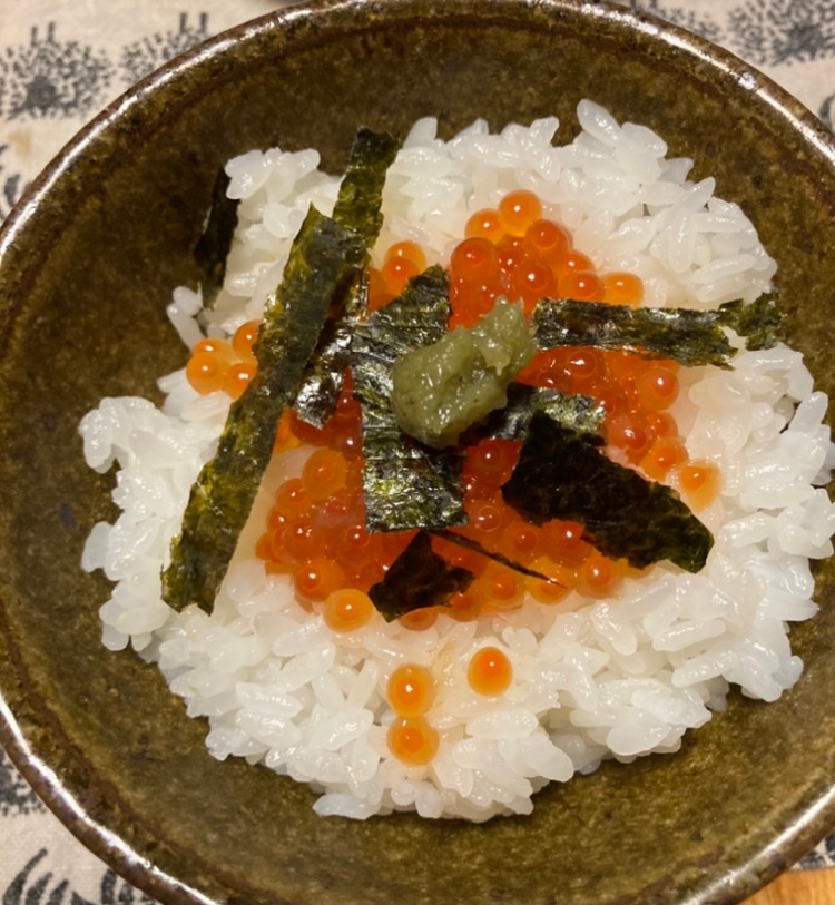 レモン汁でさっぱりいくら丼