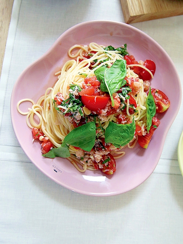 トマトと蟹肉の冷製パスタ