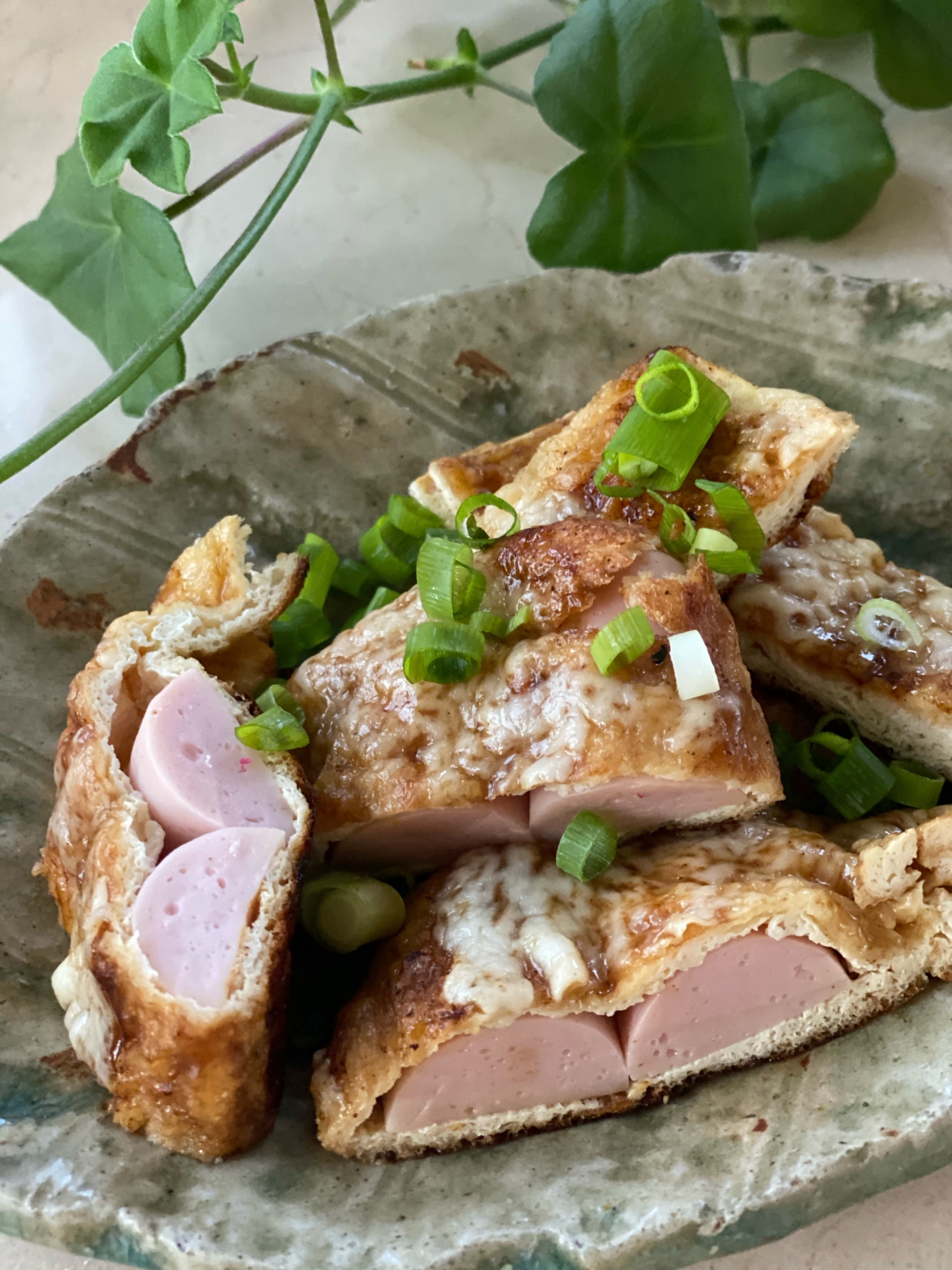 【魚ニソ】魚肉ソーセージと油揚げのチーズ焼き