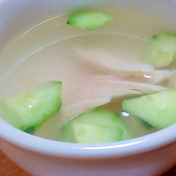 レンジでチン 蒸し鶏ときゅうりの簡単中華スープ レシピ 作り方 By Rika Shou 楽天レシピ レンジでチン 蒸し鶏ときゅうりの簡単中華スープ レシピ 作り方 By Rika Shou 楽天レシピ
