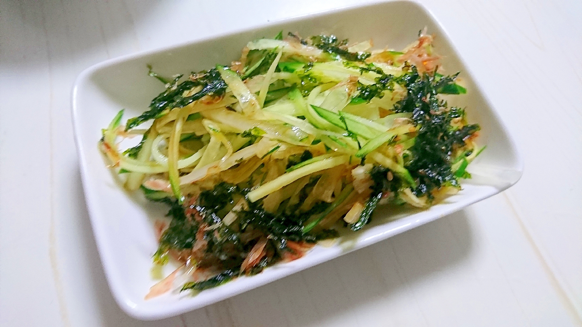 新玉ねぎとキュウリの韓国風サラダ