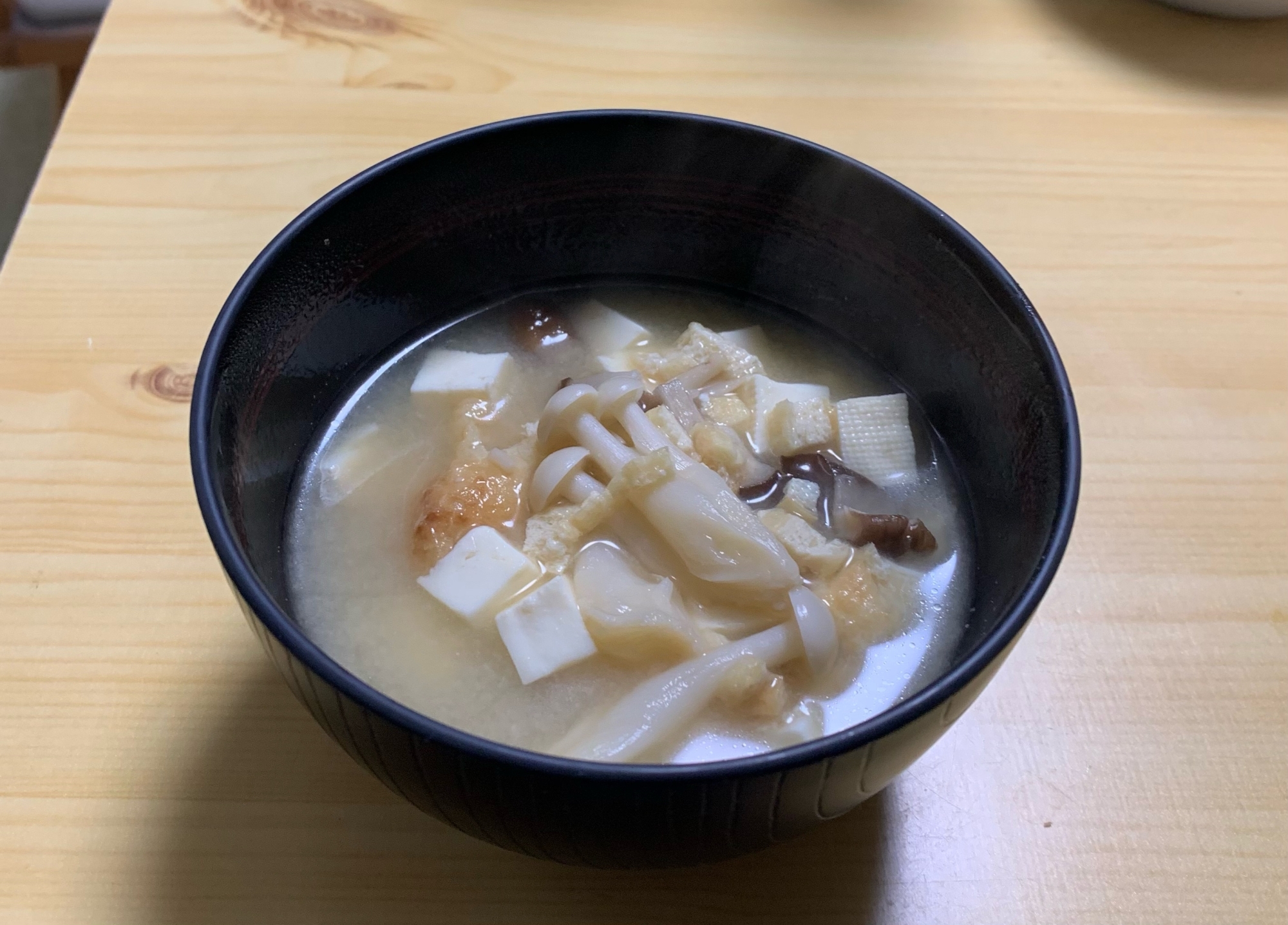 冷蔵庫の余り物シリーズ　具沢山の味噌汁