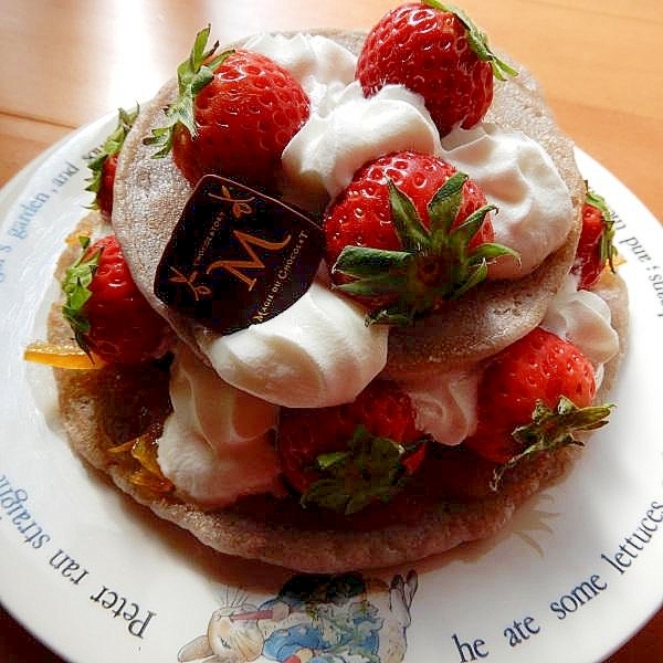 米粉パンケーキで❤苺とママレードの誕生日ケーキ風♪