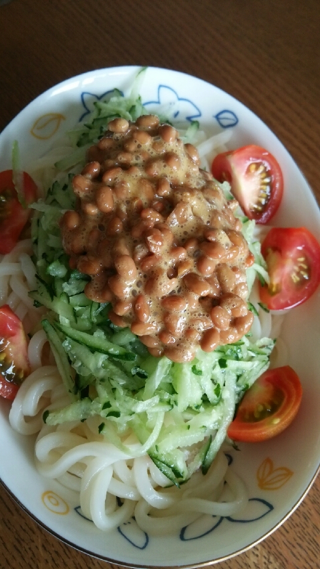 納豆ときゅうりのサラダうどん