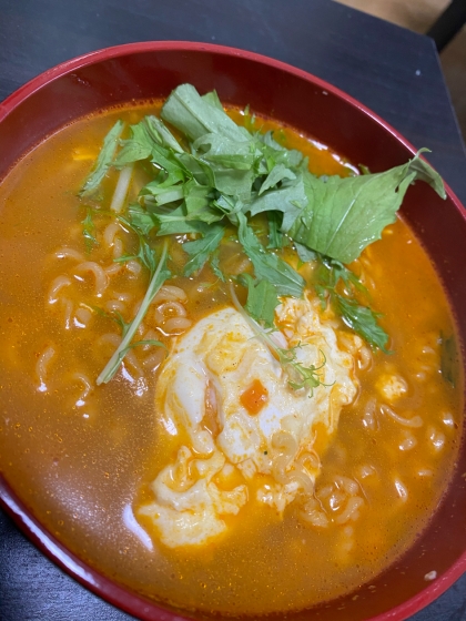 水菜 納豆 チーズ 卵の辛ラーメン