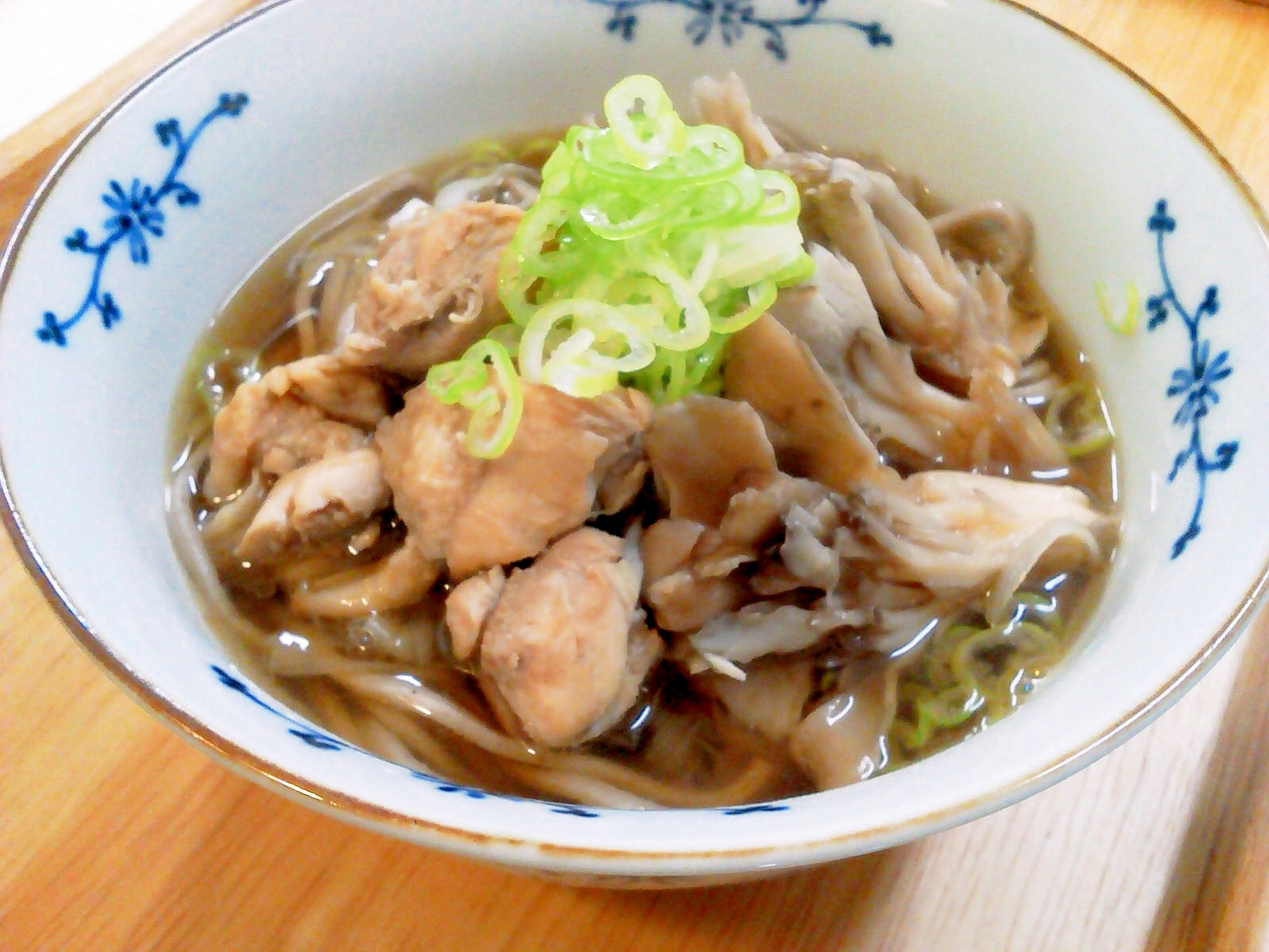 ゴマ香る鶏肉とマイタケの温かぁ～*＾＾*　おそば♪