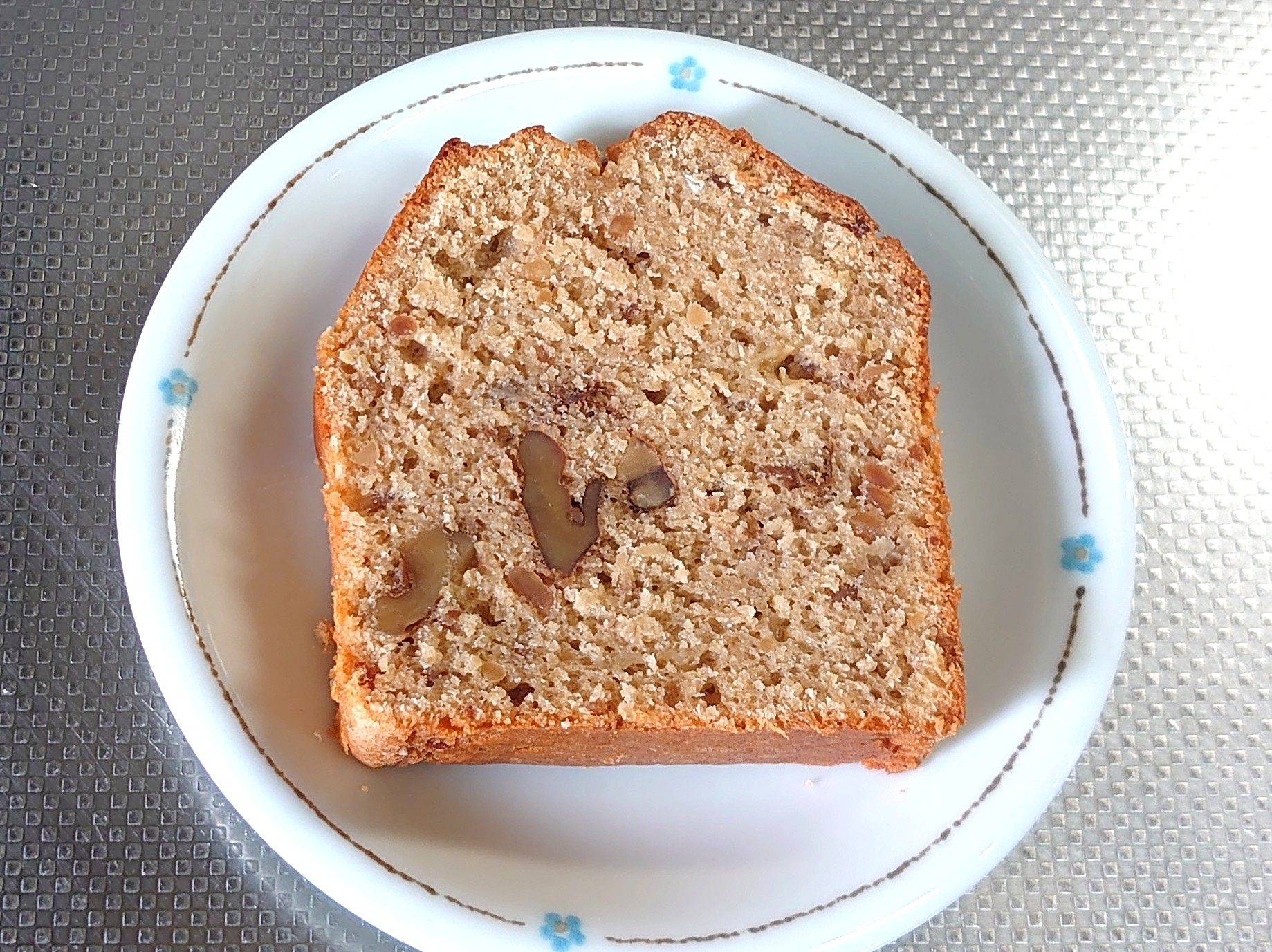 ピーナッツバターでバナナとくるみのパウンドケーキ