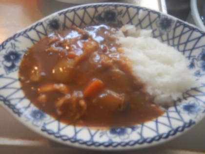 トマトジュースと牛乳のチキンカレー＋＋