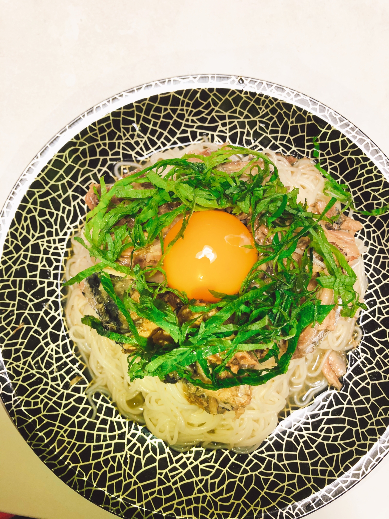 ガッツリそうめん！大葉とサバ缶の冷やしまぜそば風