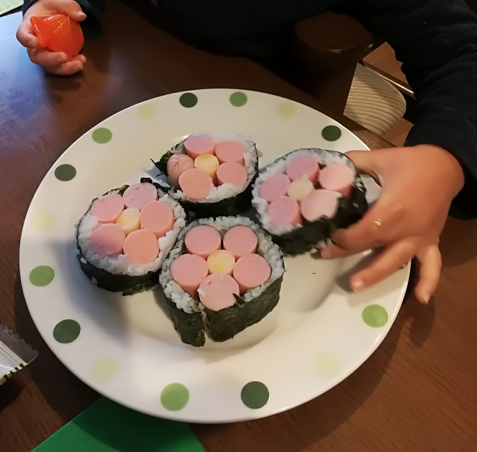 簡単華やか! お花の飾り寿司
