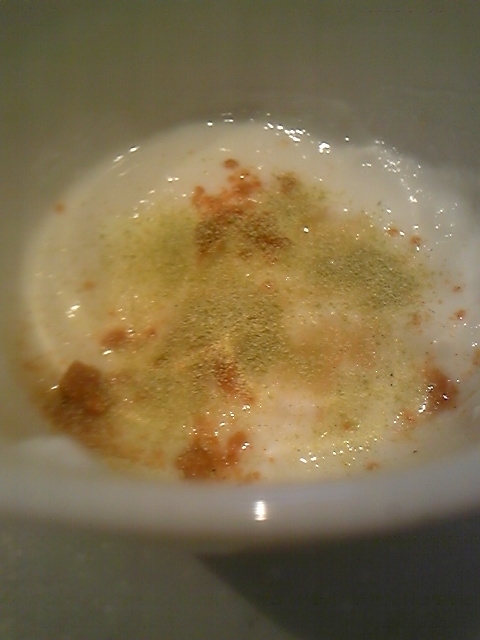 カスピ海ヨーグルトの昆布茶＆黄な粉がけ