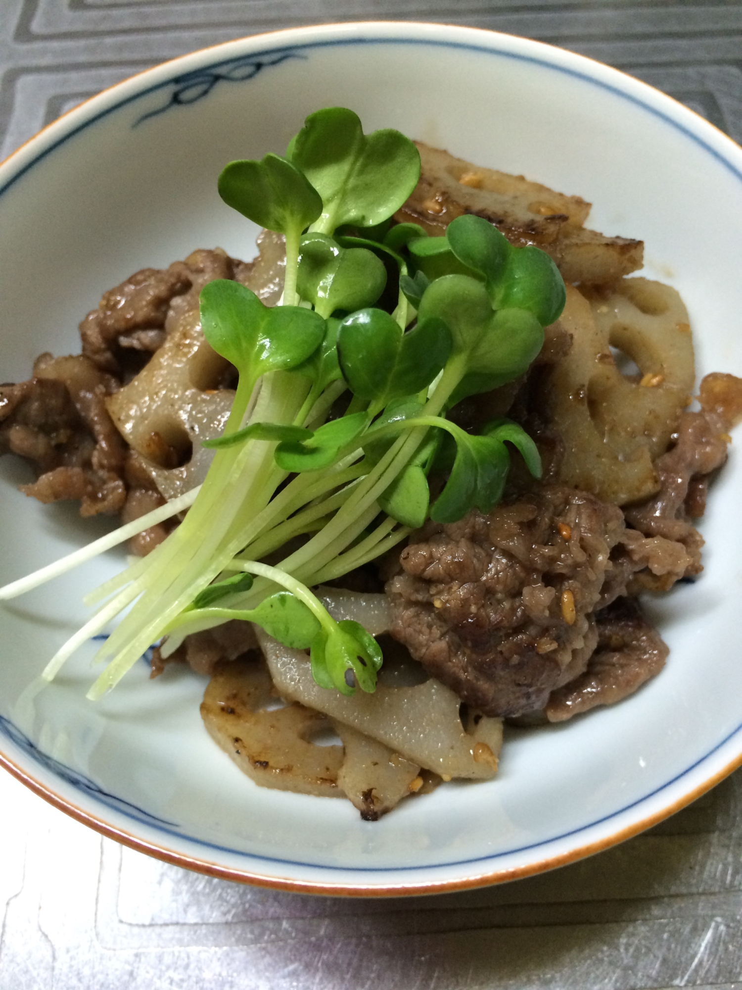 牛肉とレンコンの炒め物