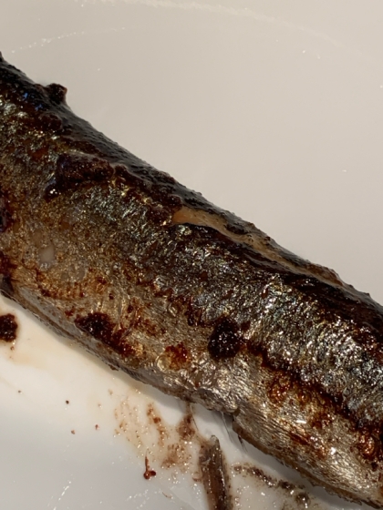 フライパンでさんまの塩焼き