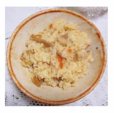 炊き込みご飯（にんじん・たけのこ・油揚げ）