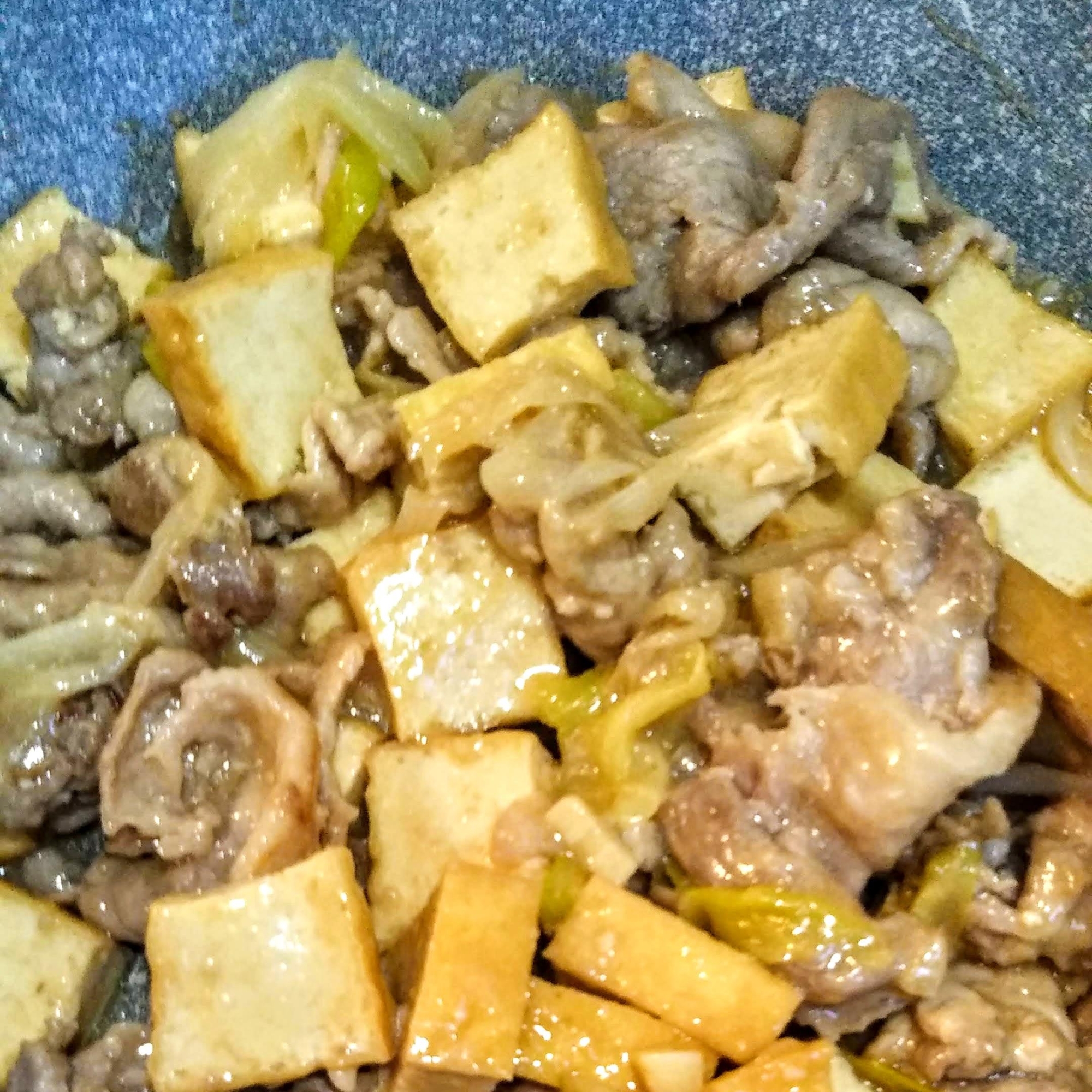 ごはんが進む！豚肉と厚揚げのにんにく味噌炒め