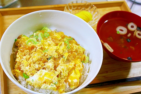 天かすの卵とじ丼