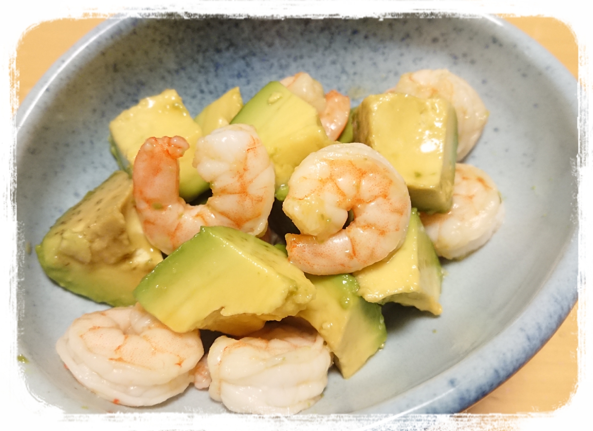 おつまみ えびとアボカドのレモン正油和え レシピ 作り方 By ぼーずの母ちゃん 楽天レシピ