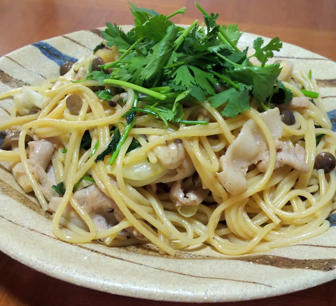 パクチーと豚肉のレモン醤油パスタ