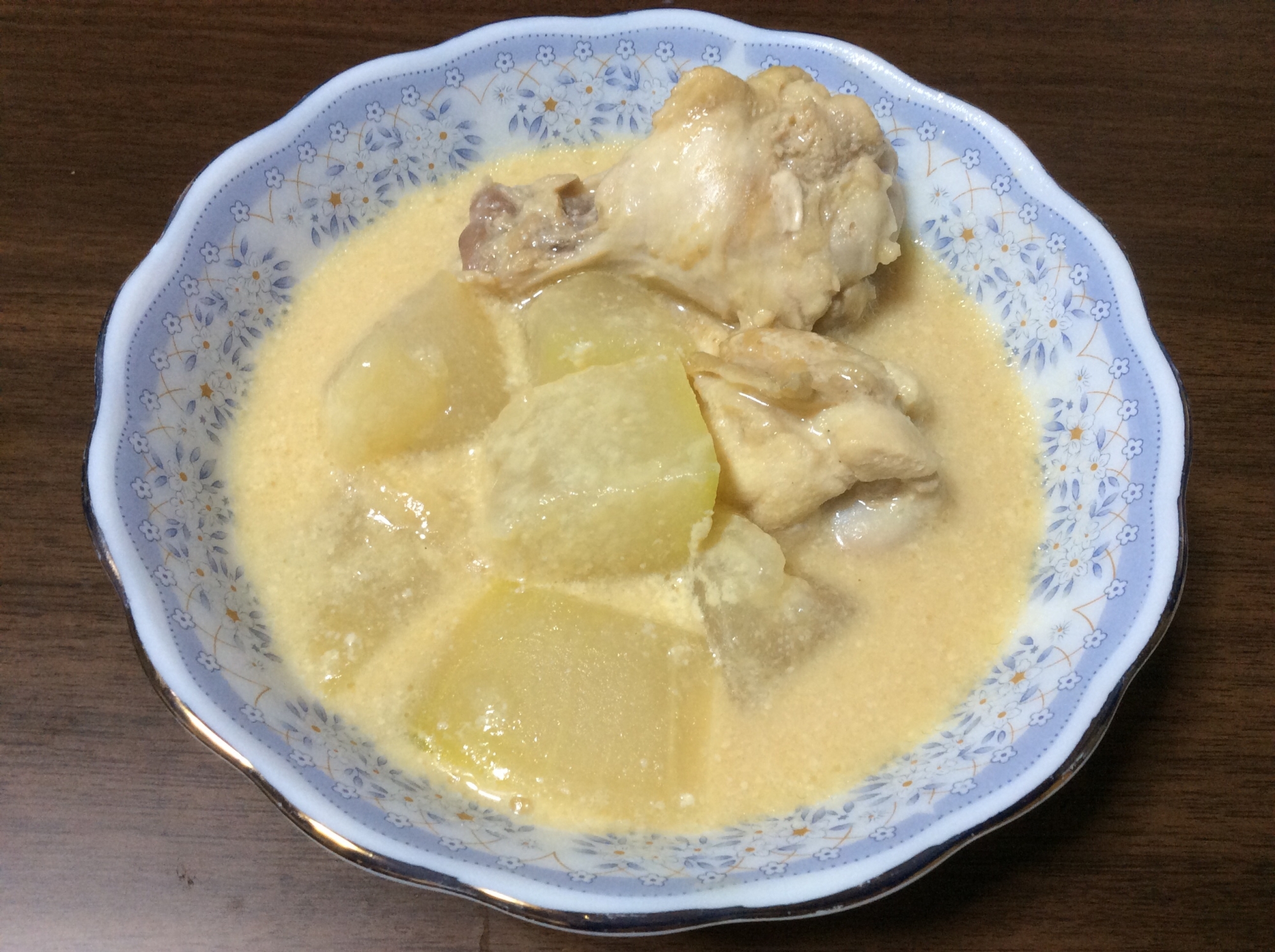 冬瓜と手羽元の豆乳味噌炊き