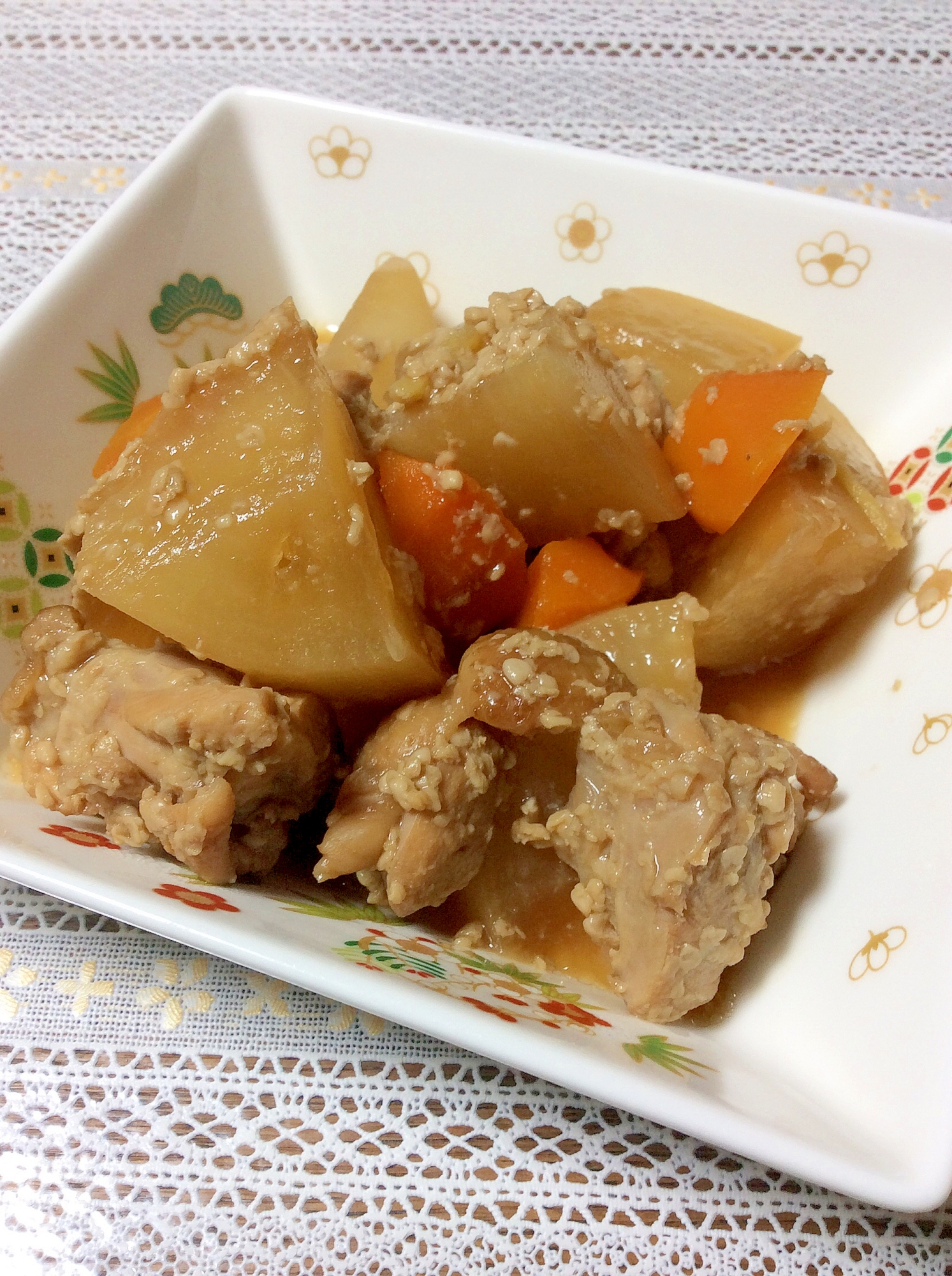 ほっこり♡鶏肉と大根と人参の甘酒煮