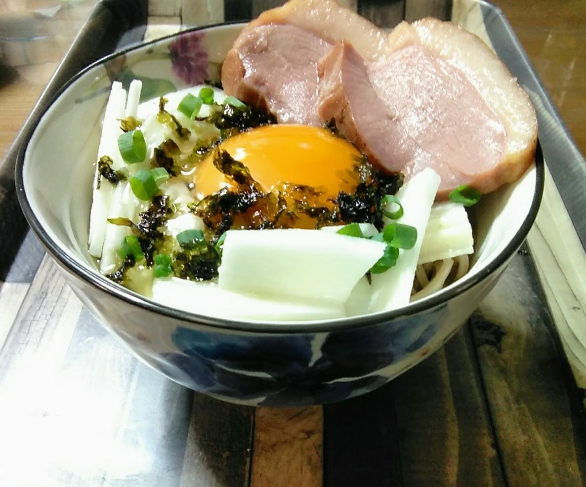 サクサク長芋のぶっかけ蕎麦(合鴨スモークと卵入り)
