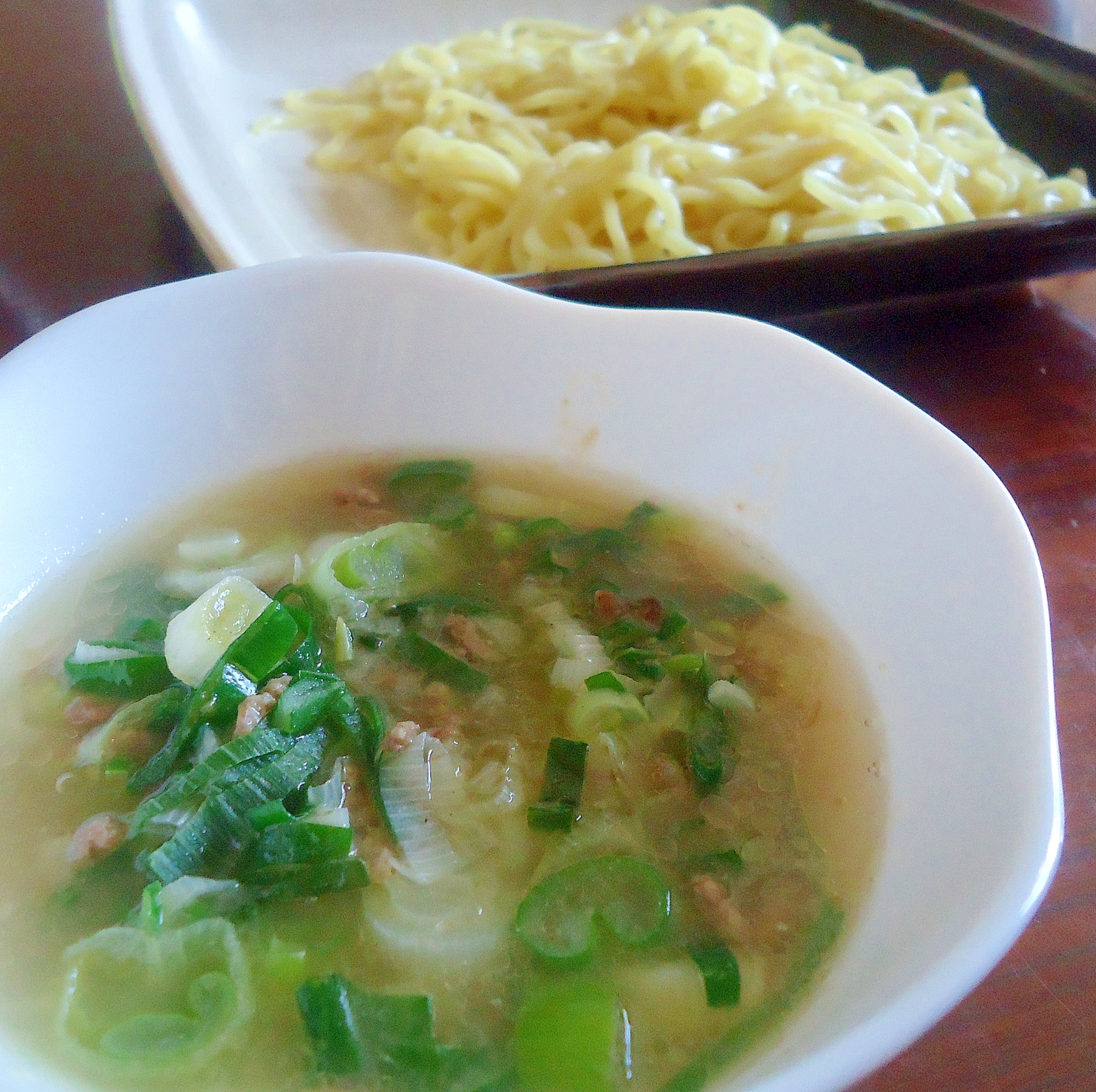 つけ麺　ネギたっぷりスープ