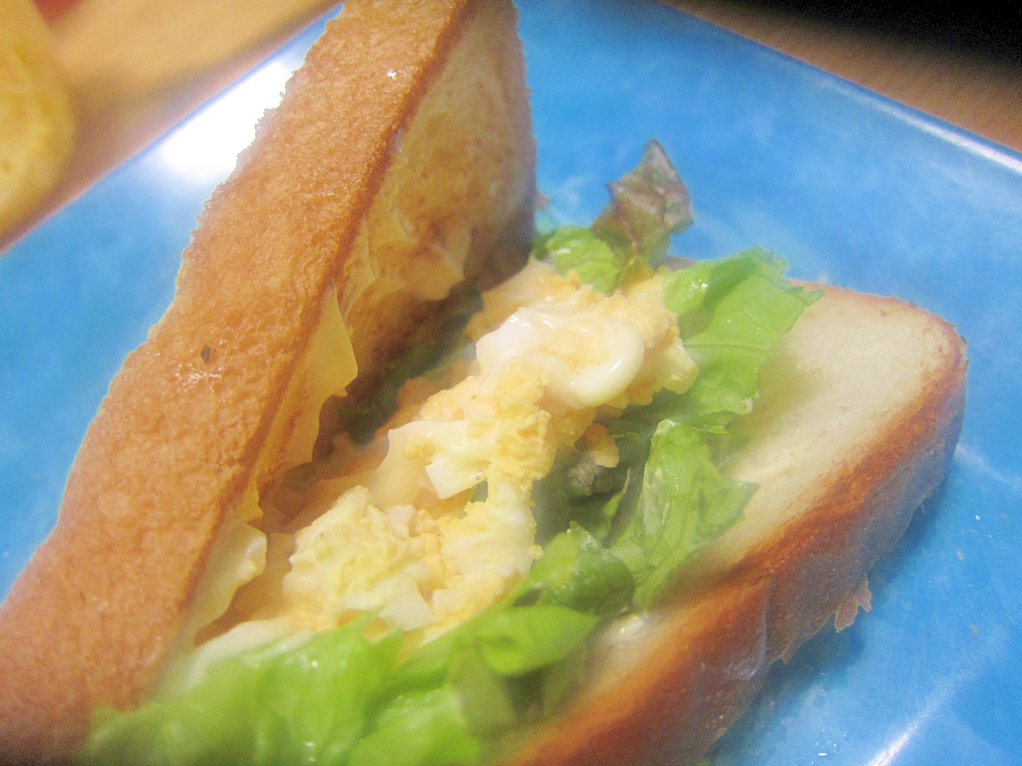 レタスと茹で卵のサンドイッチパングリル