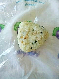 お茶漬けの素おにぎり レシピ 作り方 By あっこサンバ 楽天レシピ お茶漬けの素おにぎり レシピ 作り方 By あっこサンバ 楽天レシピ