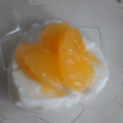 好きなオレンジ色フルーツ♪蜂蜜ヨーグルト（びわ）