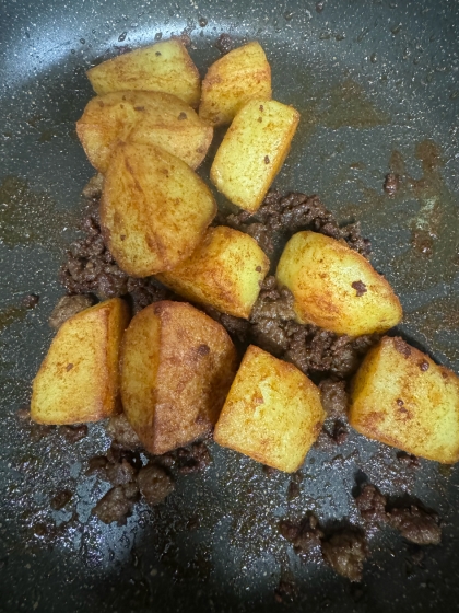 簡単！じゃがいも☆ひき肉カレー炒め