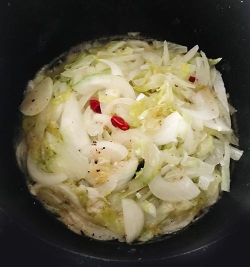 レタスと玉ねぎのレモンマリネ