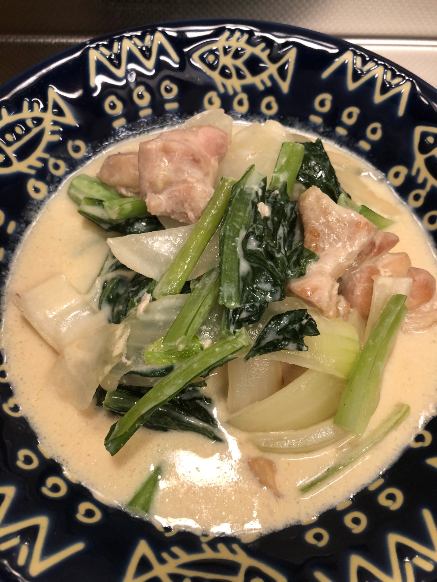 鶏肉と小松菜のチキンコンソメ煮^_^豆乳仕立て♪