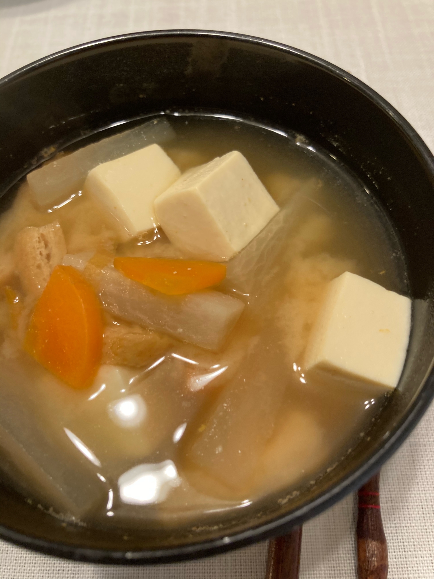 人参と大根と豆腐とお揚げの味噌汁