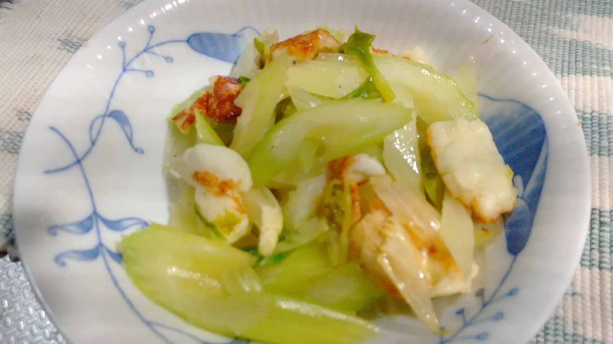 ハルミチーズとセロリ レシピ 作り方 By Io 楽天レシピ