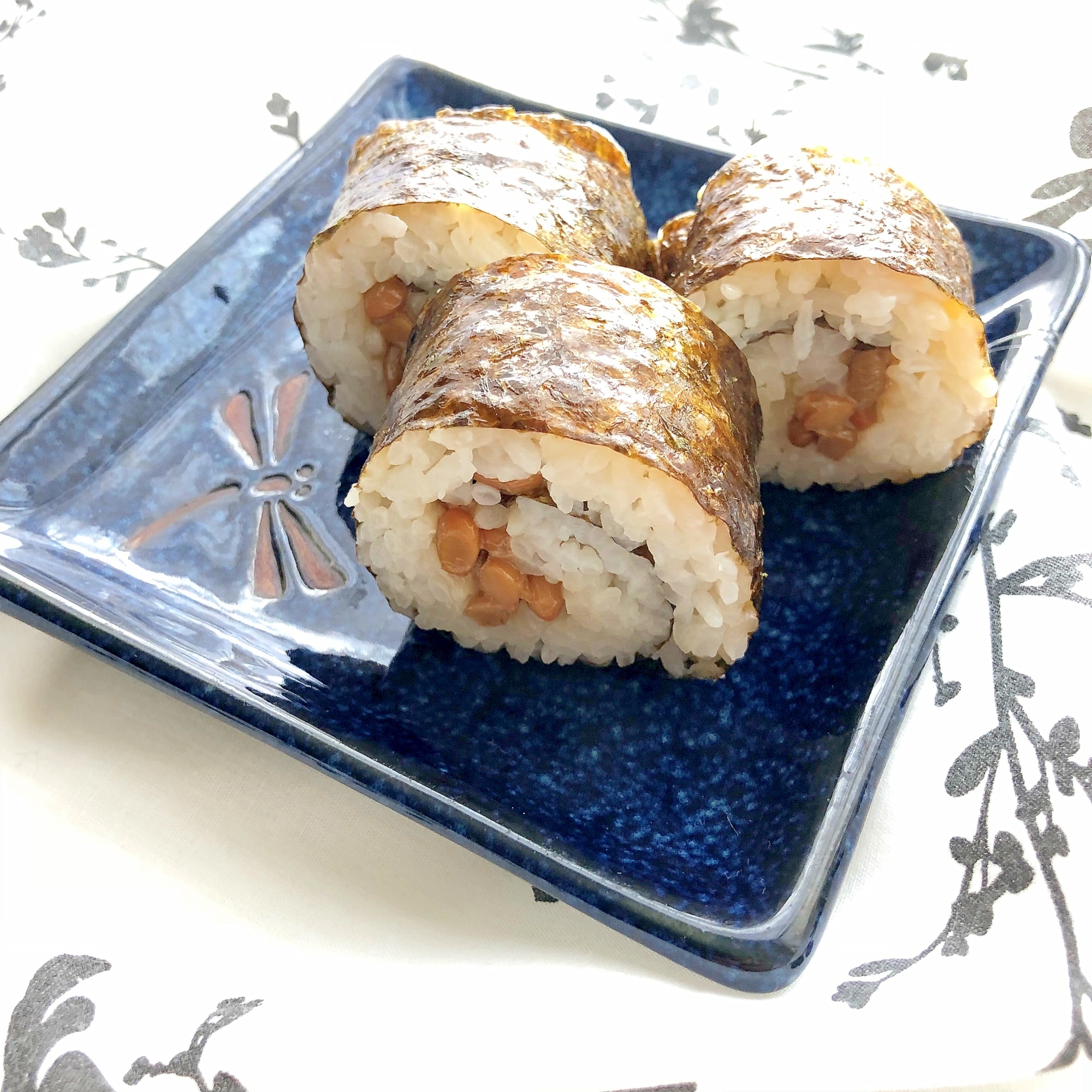 ごま油の風味が美味しい！ 韓国風 納豆巻き ♪ レシピ・作り方 by