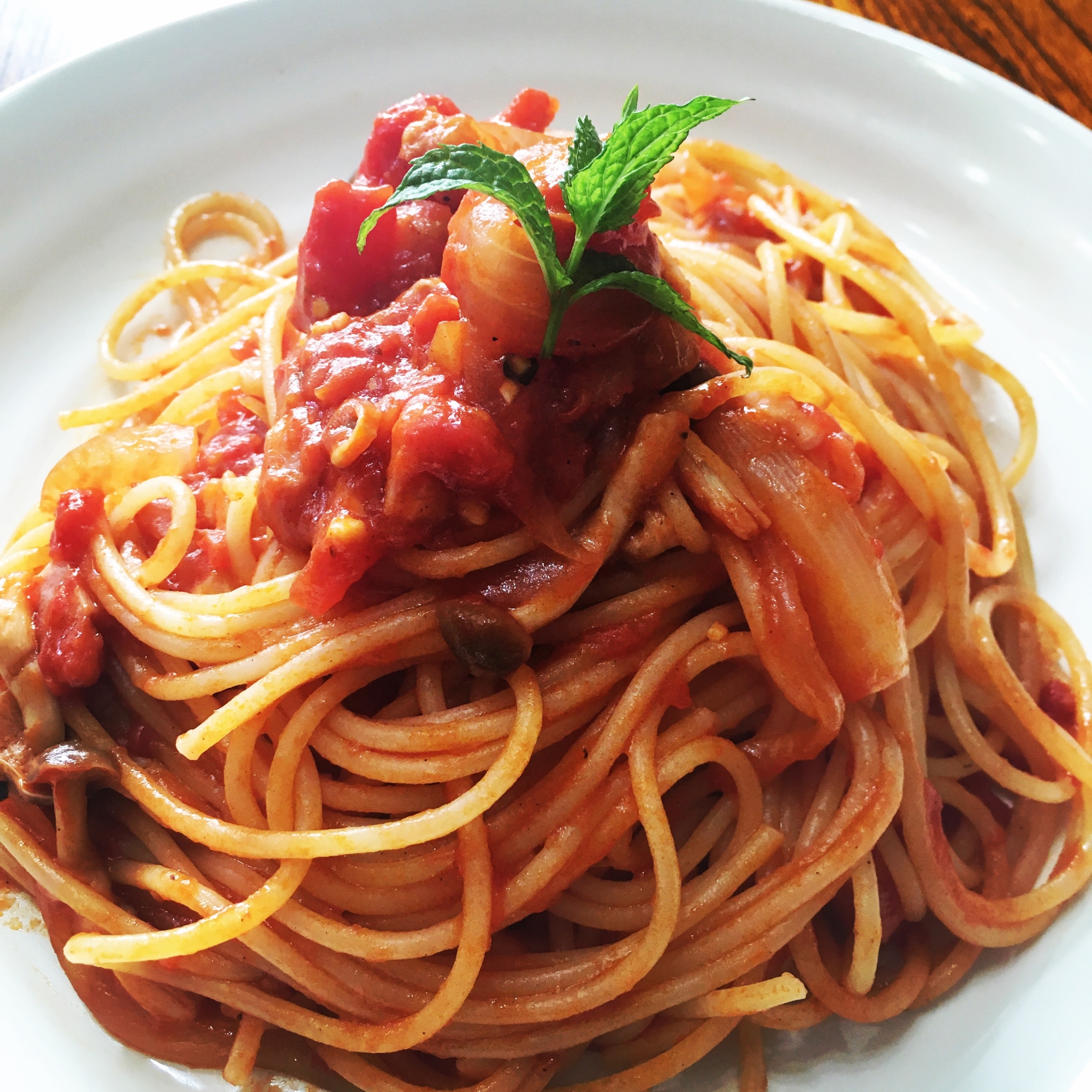 トマトソースパスタ