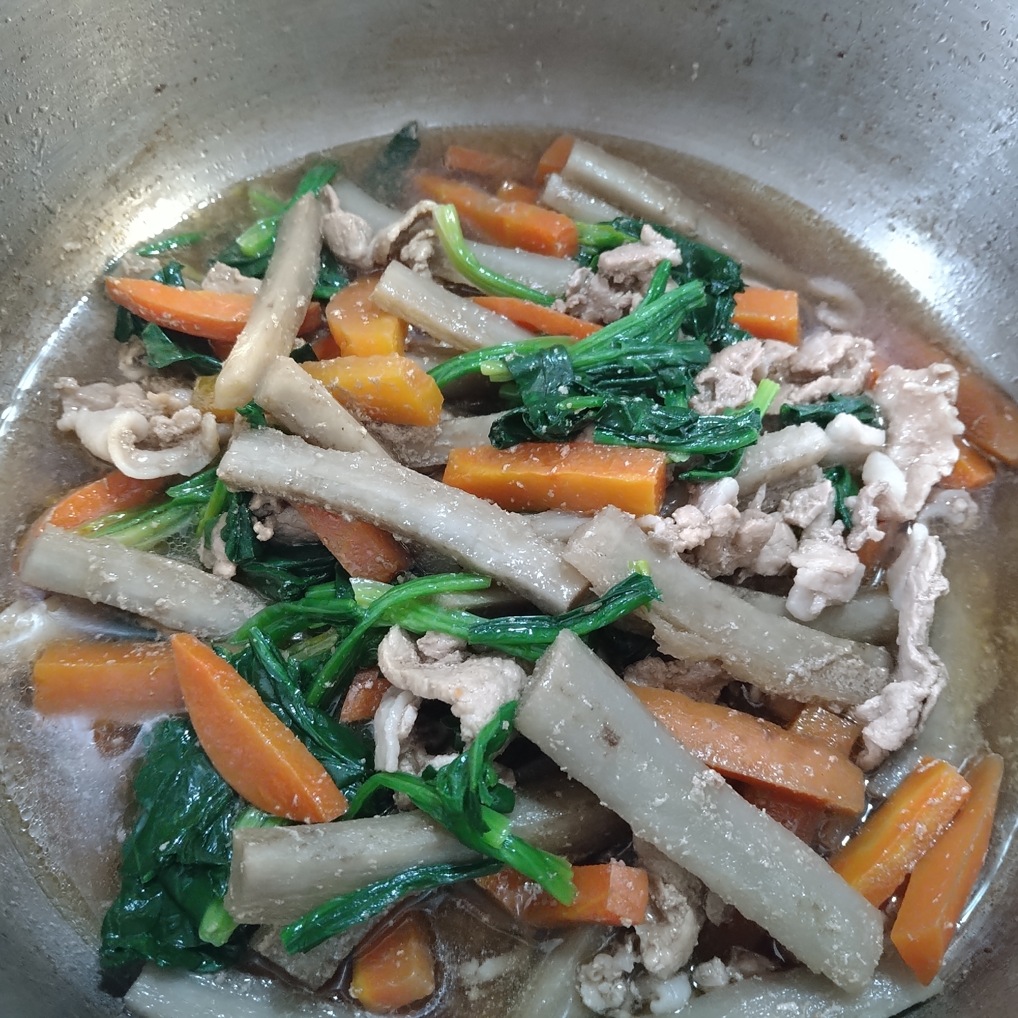 豚肉と根菜の煮物