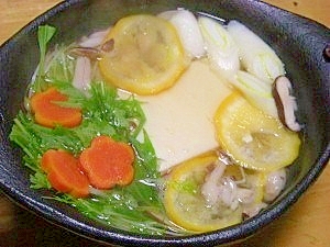 柚子香る丸ごと豆腐の湯豆腐