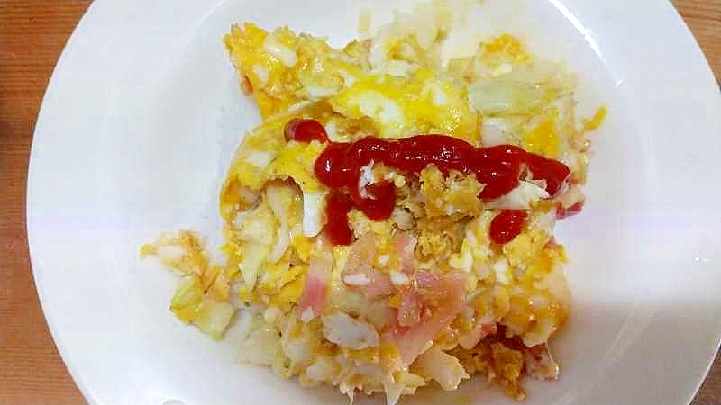 キャベツベーコン卵炒め丼