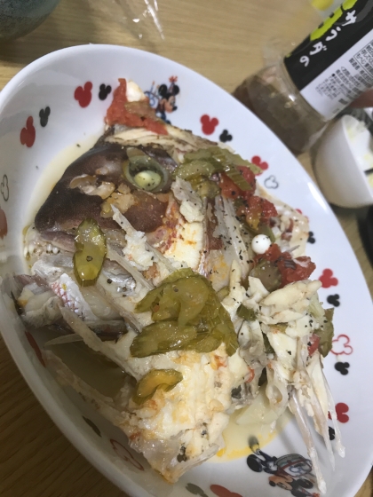 鯛のアラとトマトがお買い得だったので作りました！
とても簡単でおいしかったです(๑´ڡ`๑)
