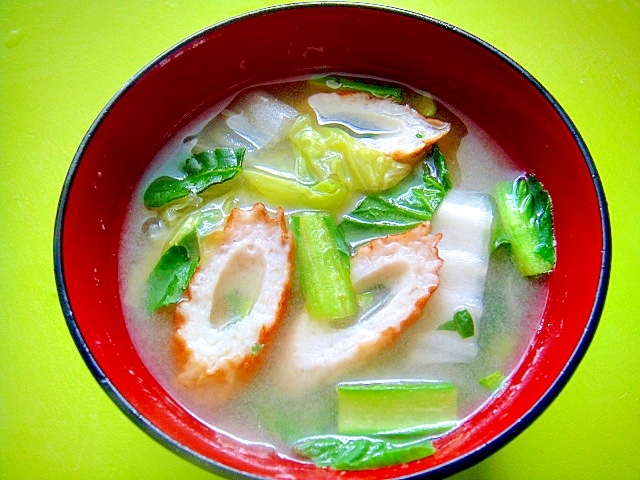 白菜と小松菜ちくわの味噌汁