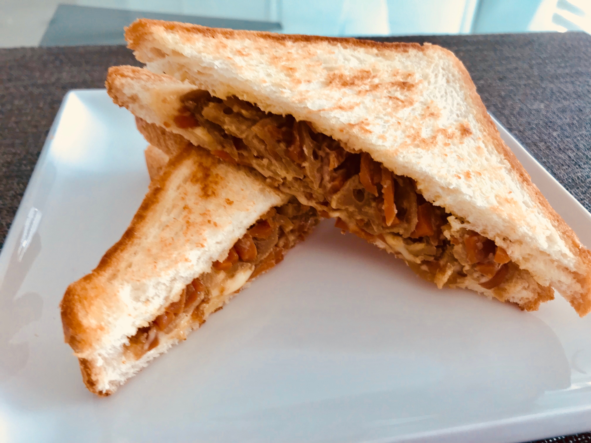 絶対旨い!マヨきんぴらホットサンド( ^ω^ )