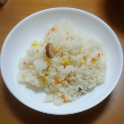 緑がないので少し寂しい感じになっちゃいましたが、炊飯器で簡単に出来て助かりました♪
ごちそうさまでした～☆